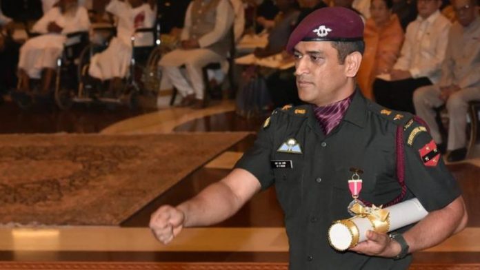 Dhoni in Indian Army Uniform